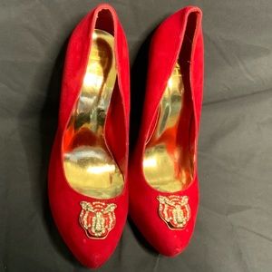 FRH red suede platform pump